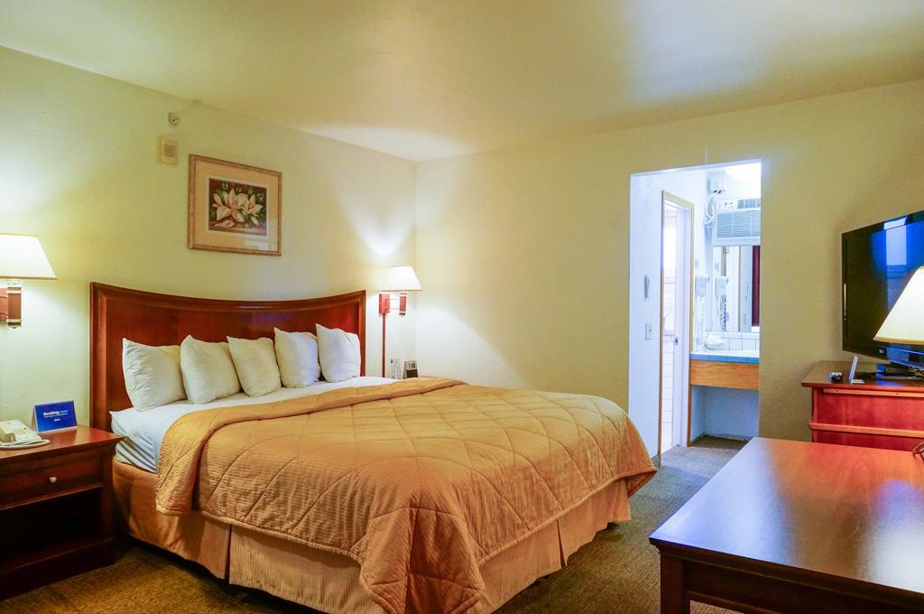 Lamplighter Inn & Suites San Luis Obispo Bilik gambar
